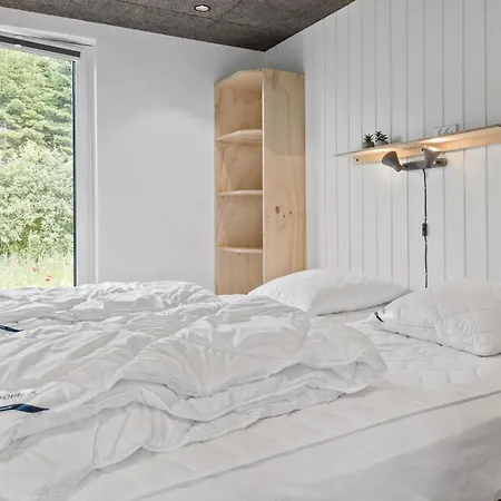 度假居 4 Bedroom Amazing In 诺德堡