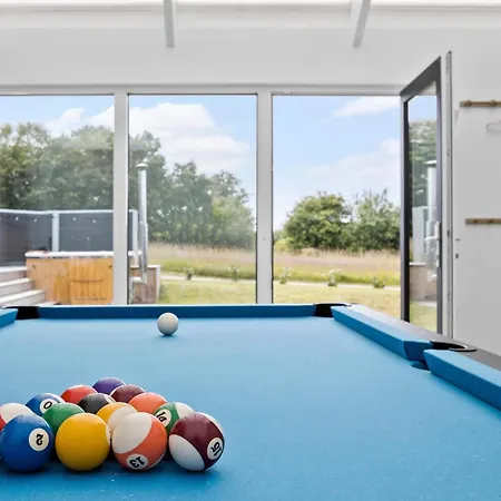 4 Bedroom Amazing In 度假居